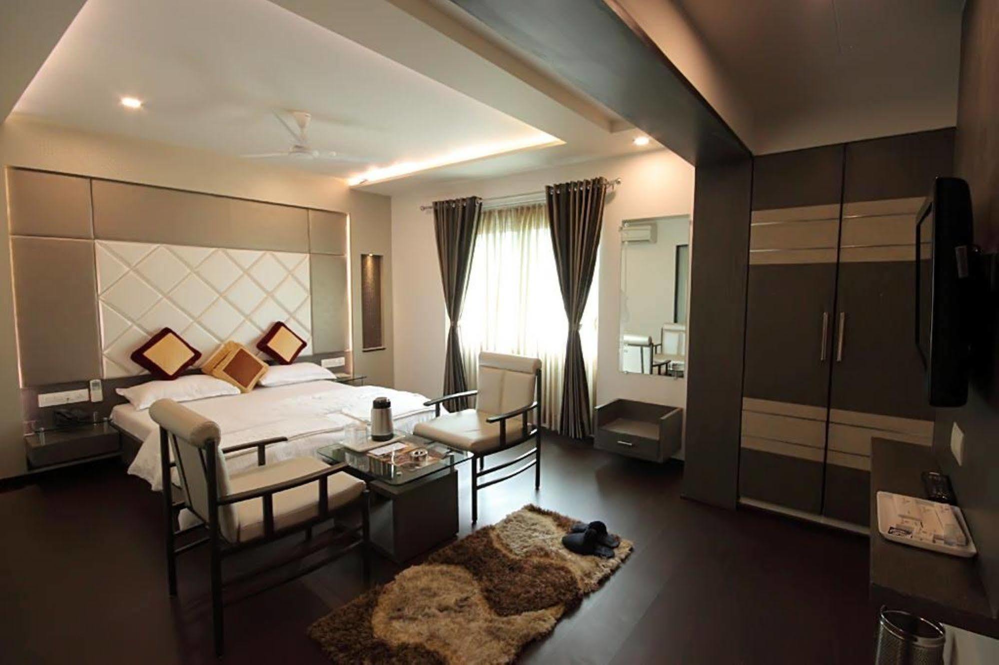 Hotel Flair Inn Ahmedabad Exterior foto